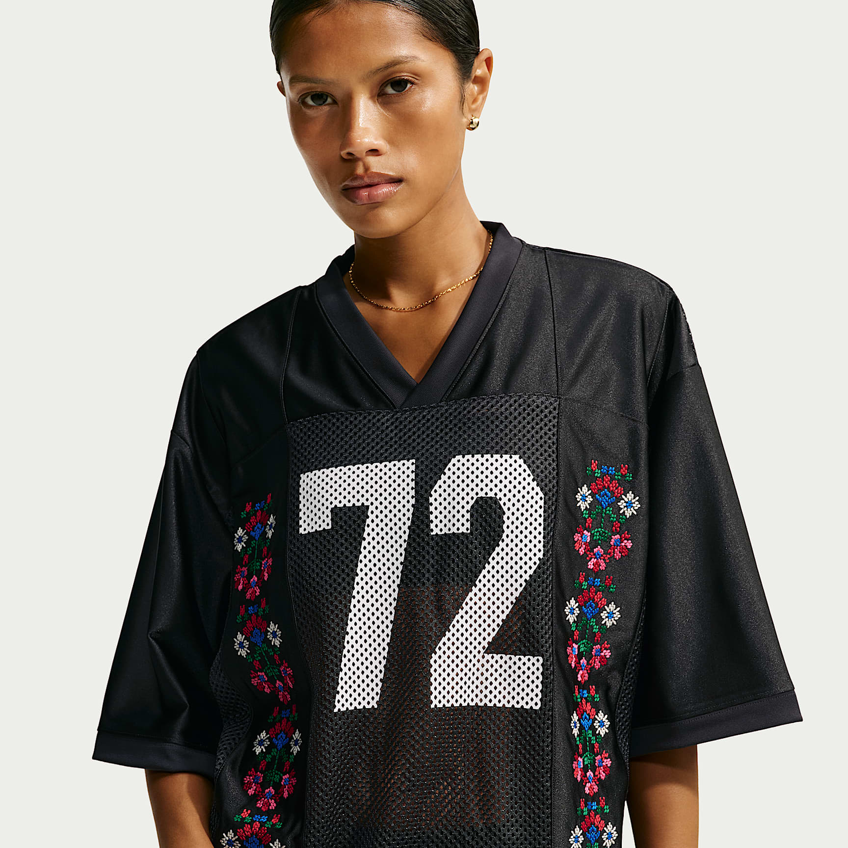 D220998 Nouvelles Galeries Actualite シャツ Nike Sportswear Women's Oversized Short-Sleeve Graphic Jersey
